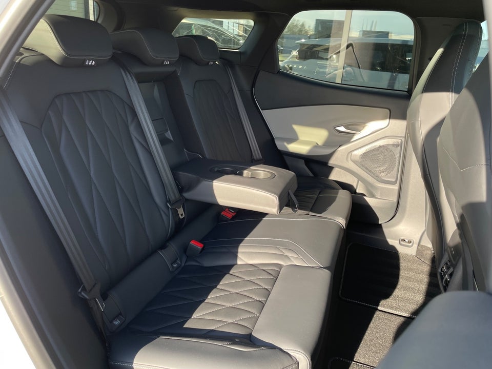 Ford Explorer 82 Premium Extended Range 5d