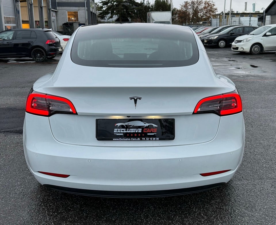 Tesla Model 3 Standard Range+ RWD 4d