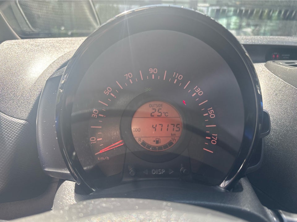 Citroën C1 1,0 VTi Shine 5d