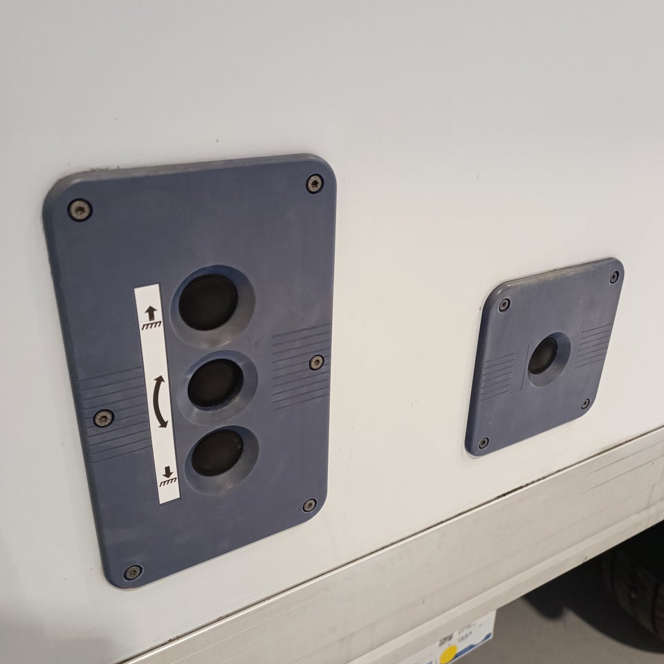 Peugeot Boxer 335 2,2 BlueHDi 165 L2 Plus Alukasse