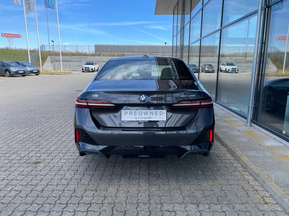 BMW i5 eDrive40 M-Sport 4d