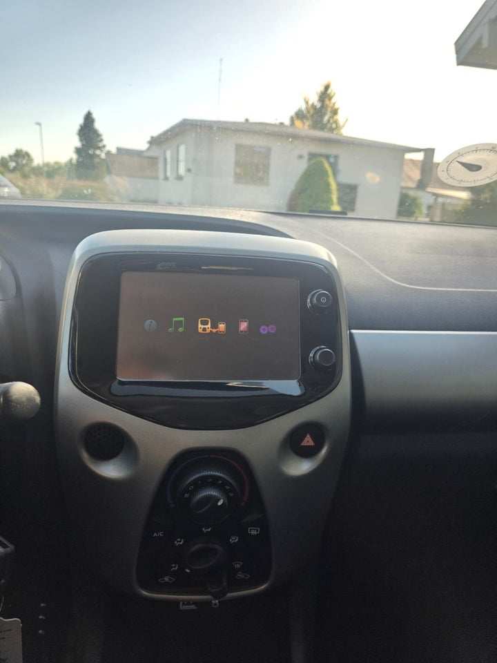 Toyota Aygo 1,0 VVT-i x-play 5d