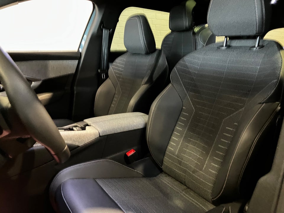 Peugeot e-5008 77 Allure 7prs 5d