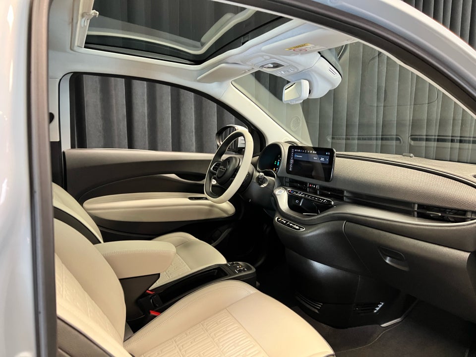 Fiat 500e 42 la Prima by Bocelli 3d