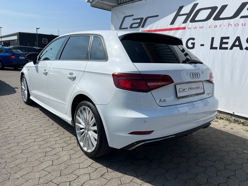 Audi A3 1,4 e-tron S-line Sportback S-tr. 5d