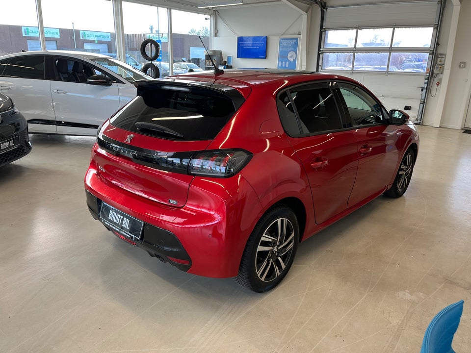 Peugeot 208 1,2 PureTech 100 Allure Sky EAT8 5d