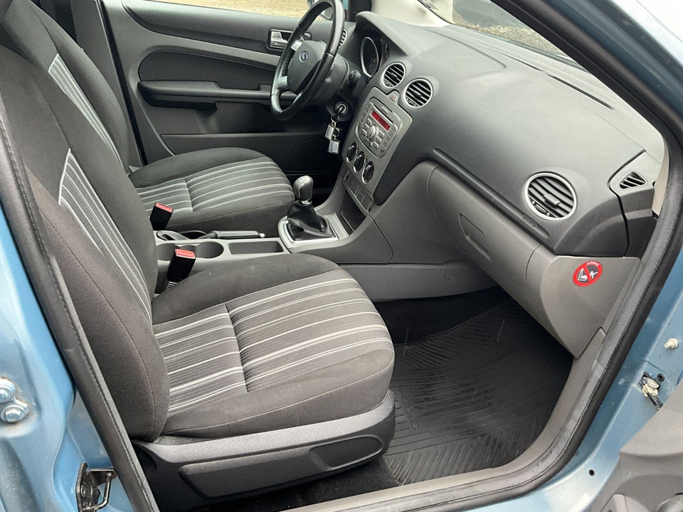 Ford Focus 1,6 Ambiente 3d