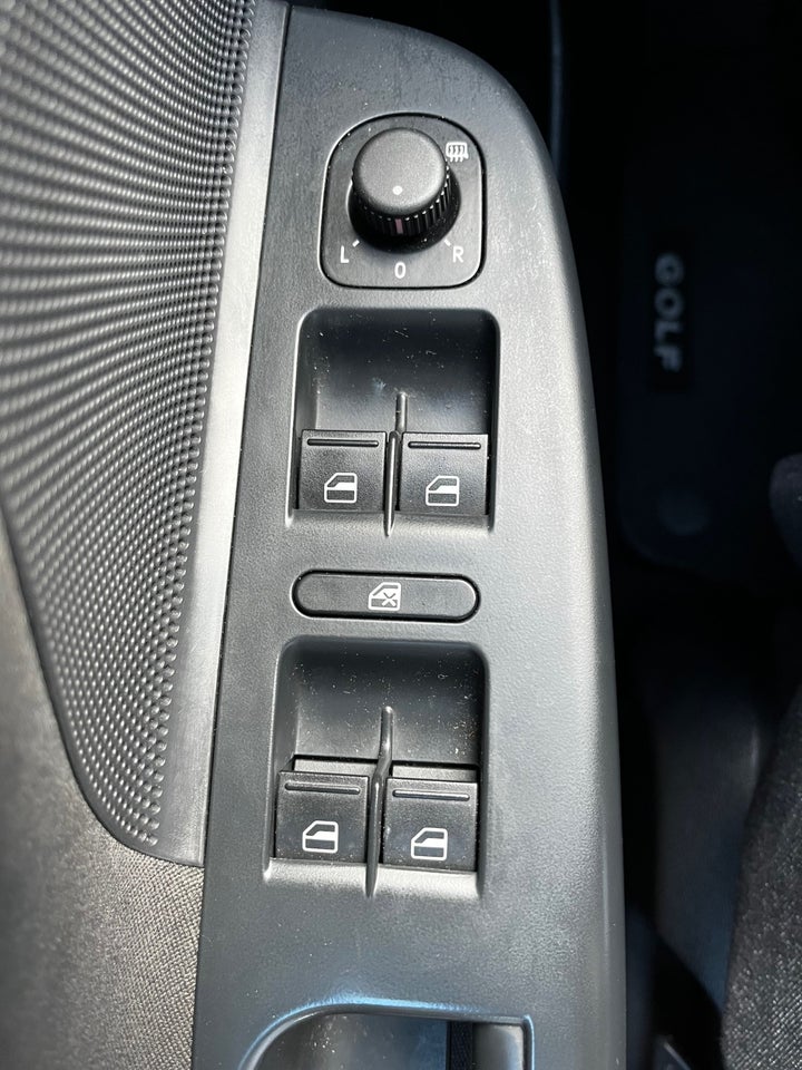 VW Golf VI 1,6 TDi 105 Comfortline Variant BMT 5d