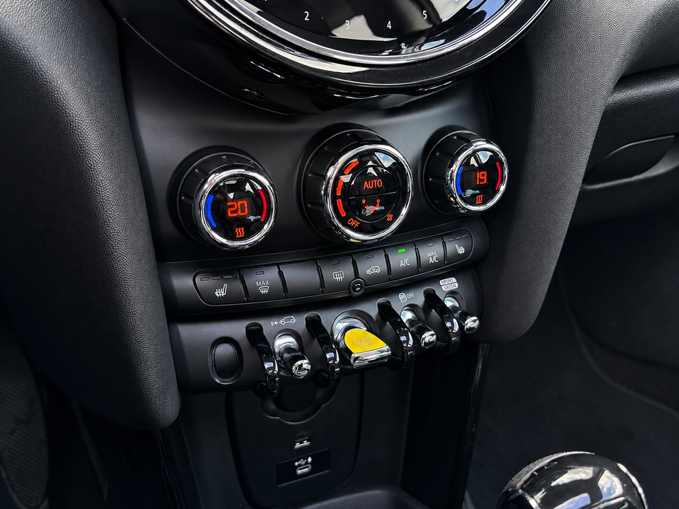 MINI Cooper SE Camden Edition 3d