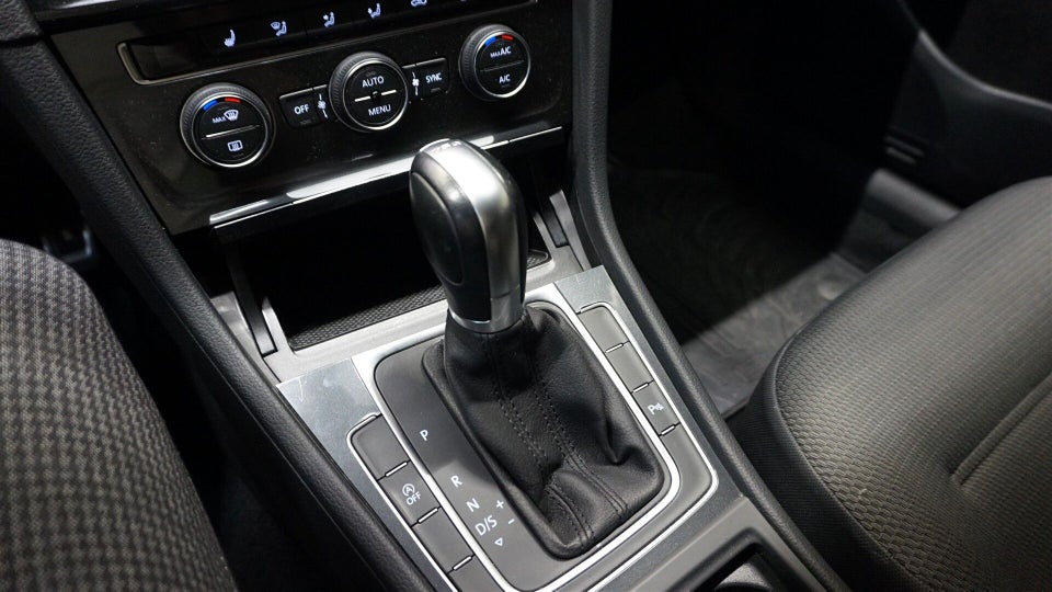 VW Golf VII 1,5 TSi 130 Comfortline Connect DSG 5d