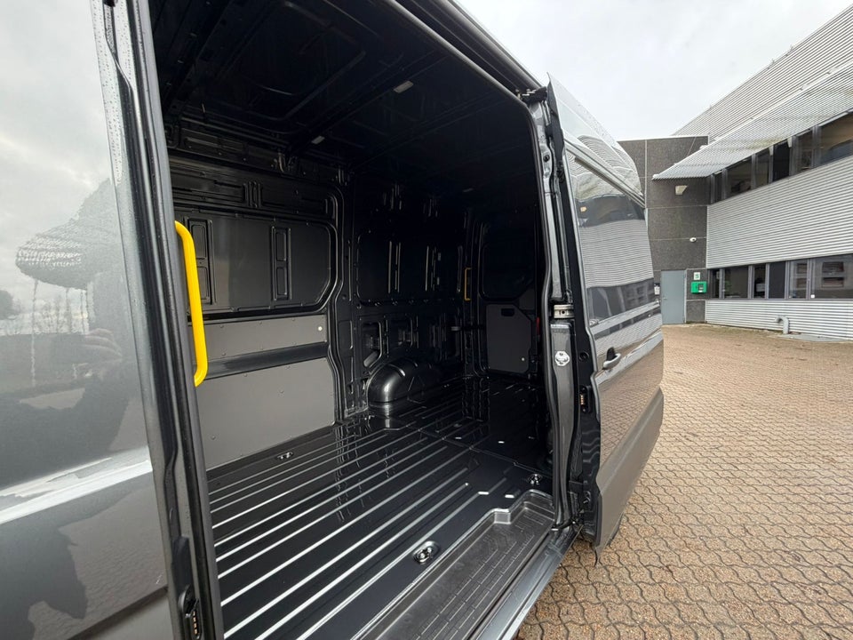 MAN TGE 2,0 3.180 Kassevogn L3H3 aut. FWD