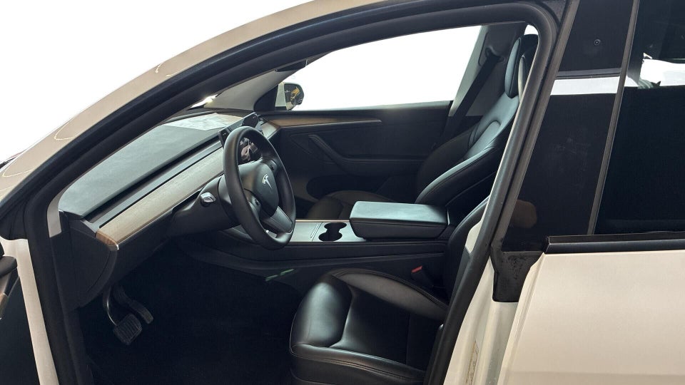 Tesla Model Y Long Range AWD 5d