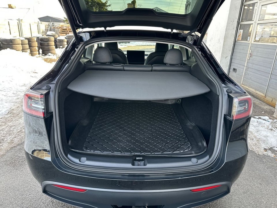 Tesla Model Y Long Range AWD 5d