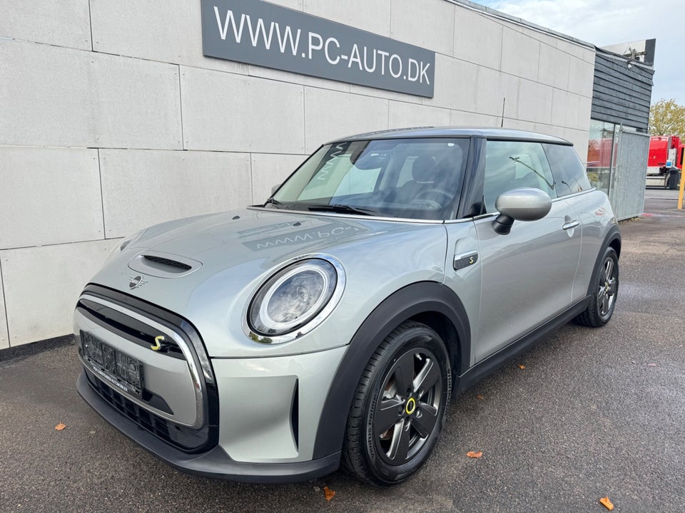 MINI Cooper SE Essential 3d