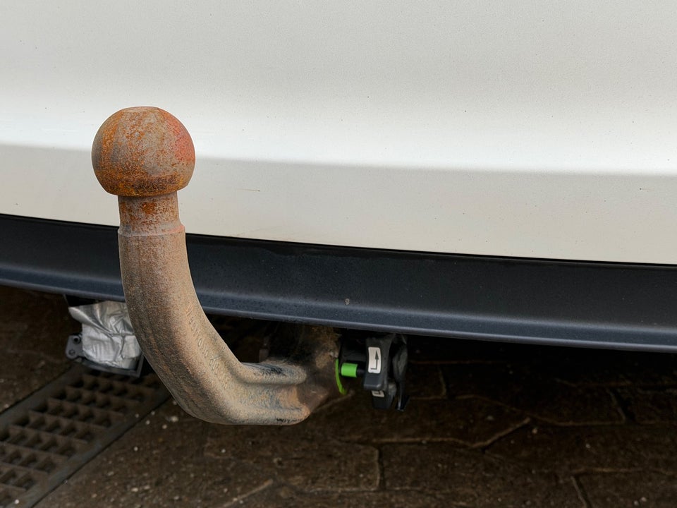 Tesla Model 3 Long Range AWD 4d