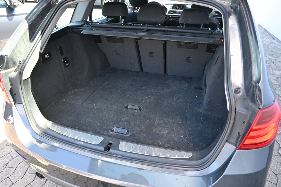BMW 320d 2,0 Touring 5d