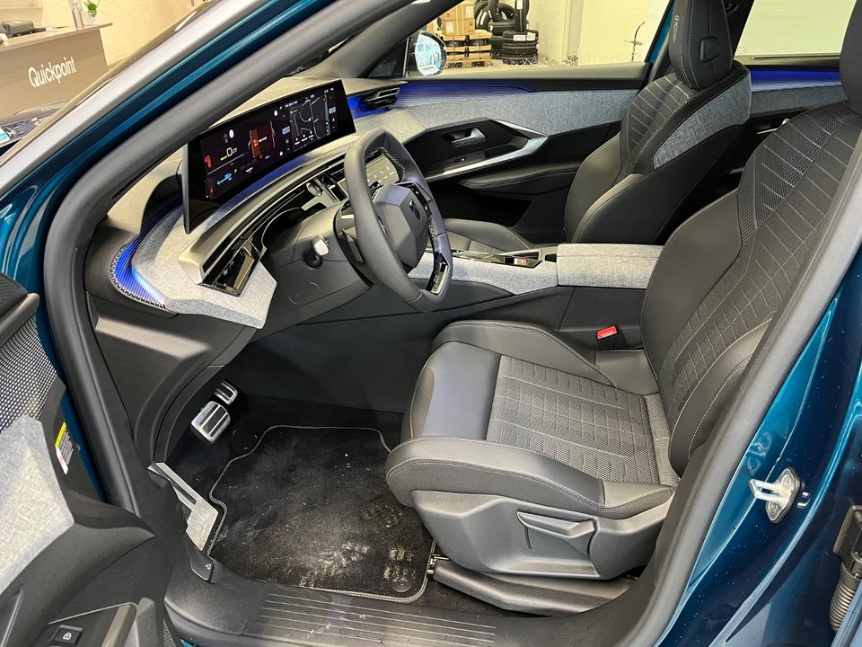 Peugeot e-5008 77 GT Pack 7prs 5d