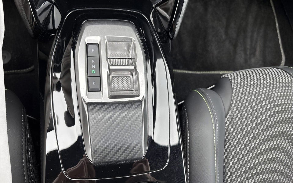 Peugeot e-208 50 GT 5d