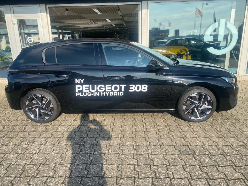 Peugeot 308 1,6 Hybrid First Selection EAT8 5d