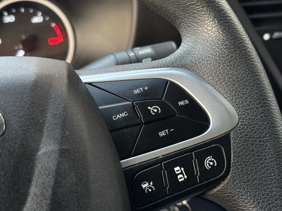 Iveco Daily 3,0 35S18 4100mm Box m/lift AG8