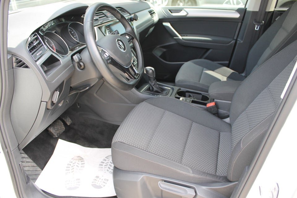 VW Touran 2,0 TDi 150 Highline DSG Van 5d