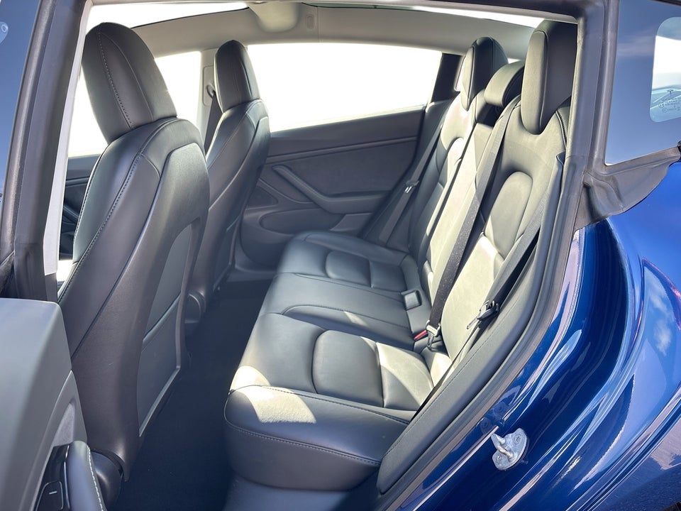 Tesla Model 3 Long Range AWD 4d