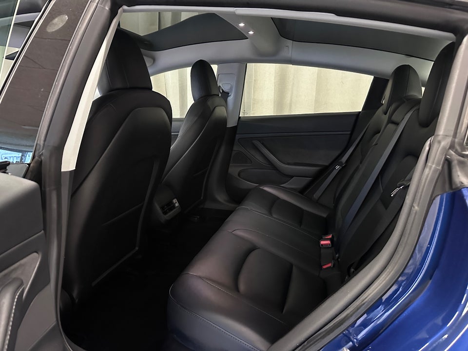 Tesla Model 3 Long Range AWD 4d