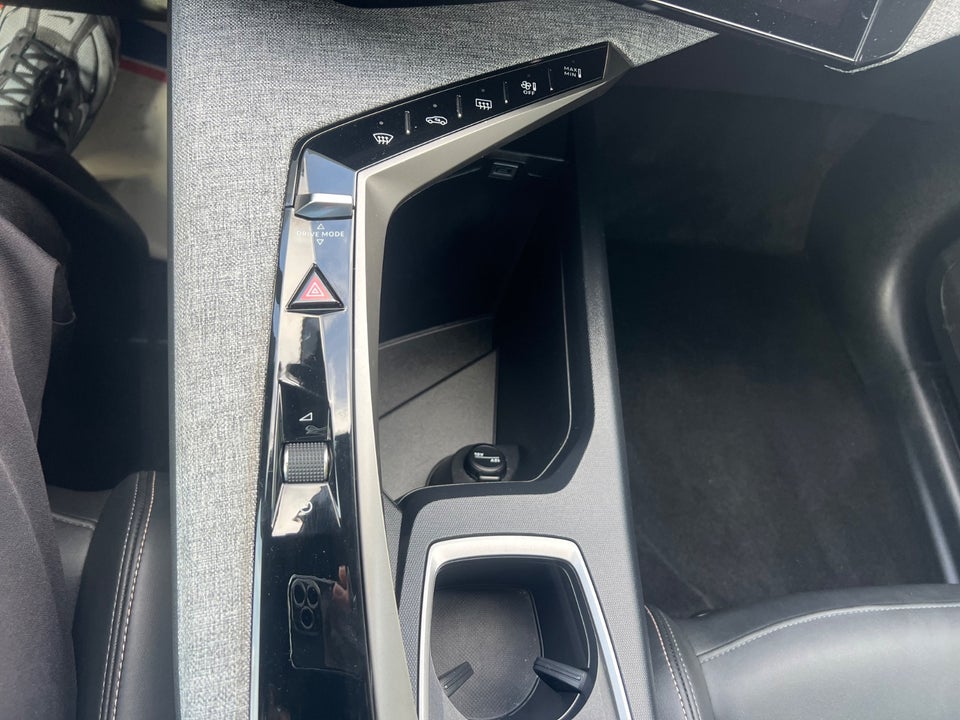Peugeot e-5008 77 Allure 7prs 5d