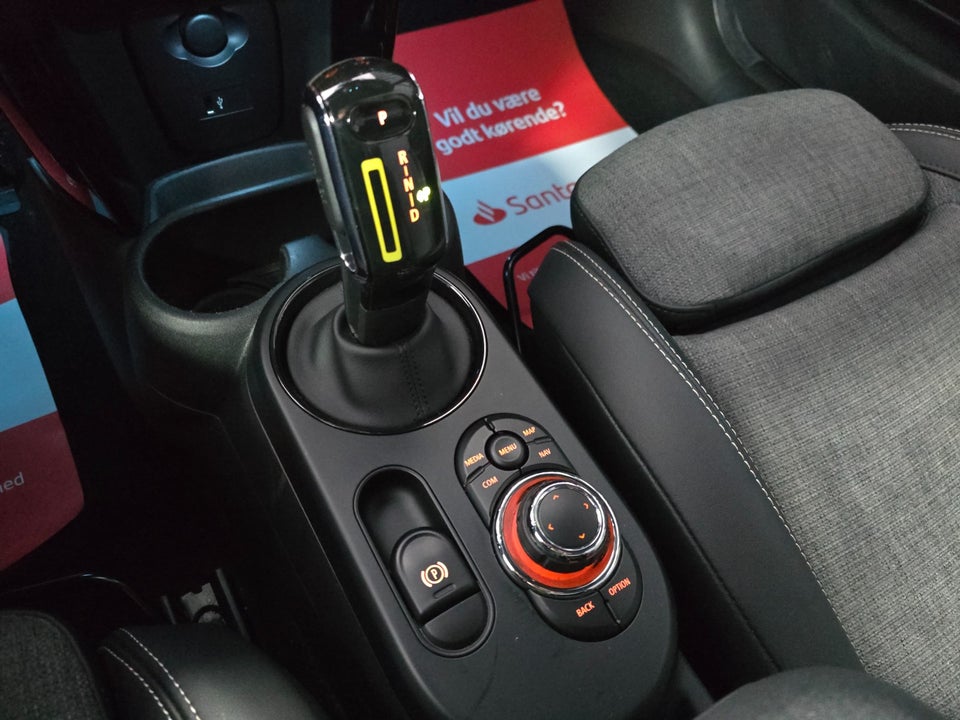 MINI Cooper SE Experience 3d