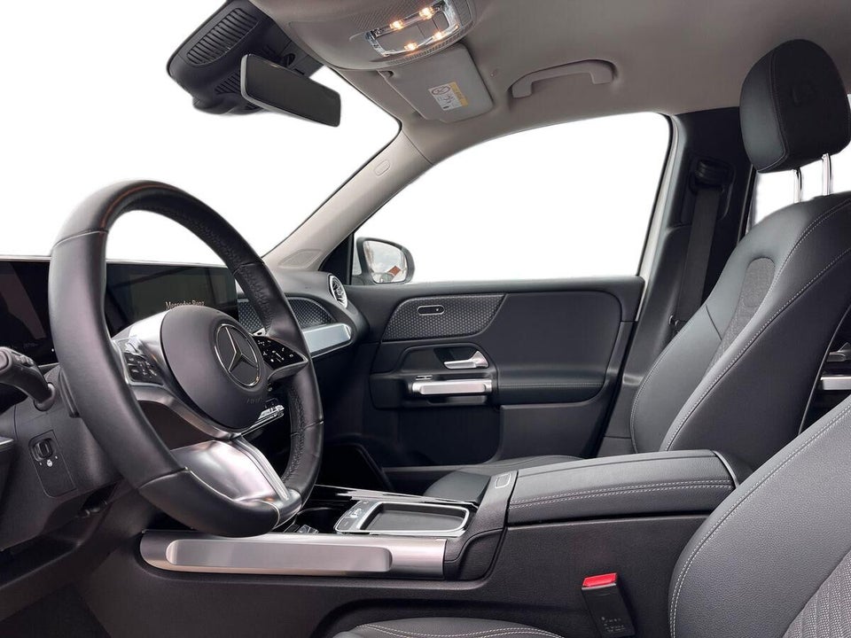 Mercedes EQB300 Progressive Advance Plus 4Matic 5d