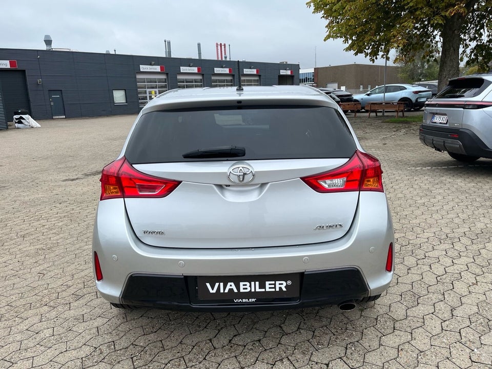 Toyota Auris 1,6 T2 Premium Comfort 5d