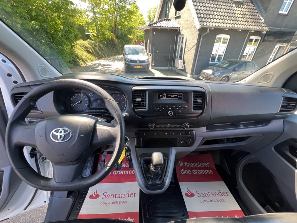 Toyota ProAce 2,0 D 120 Medium Comfort 5d