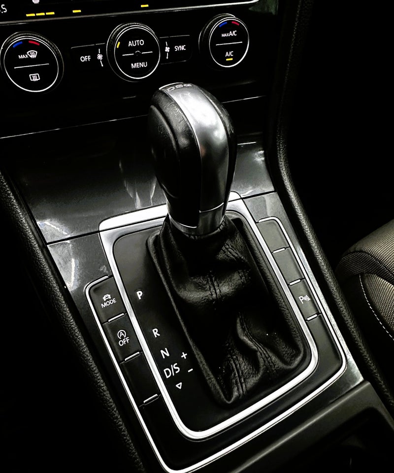 VW Golf VII 1,5 TSi 130 Highline DSG 5d