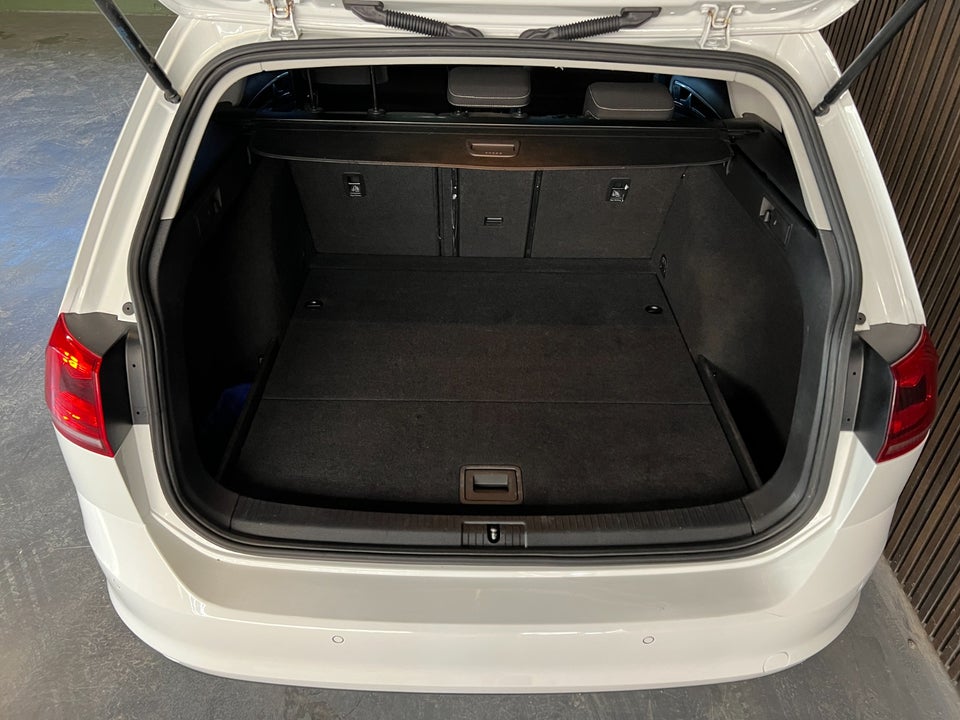 VW Golf VII 2,0 TDi 150 Highline Variant BMT 5d