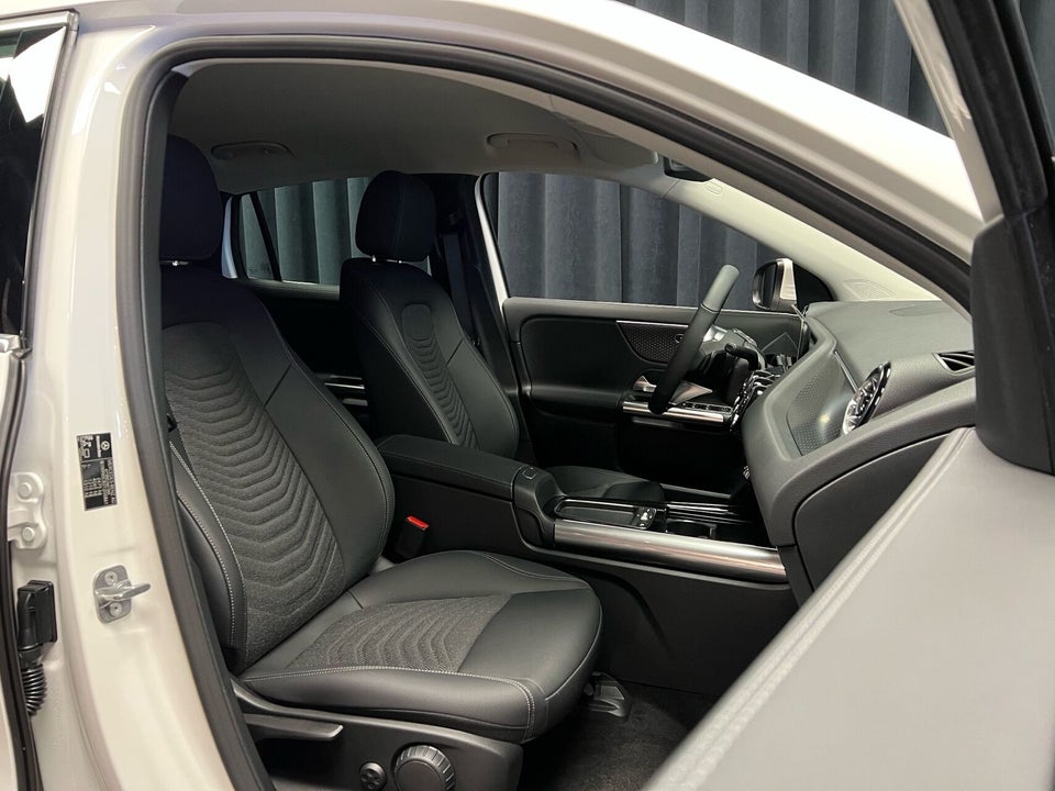 Mercedes EQA250+ Progressive Advance 5d