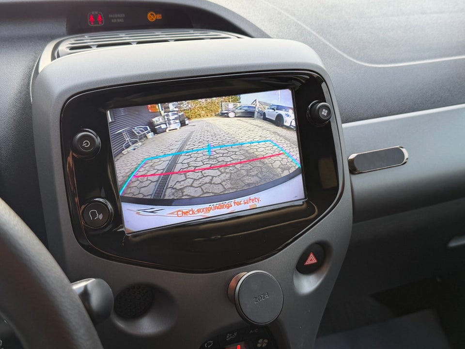 Toyota Aygo 1,0 VVT-i x-press 5d