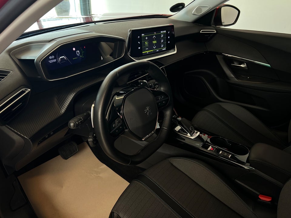 Peugeot 2008 1,5 BlueHDi 130 Allure Pack EAT8 5d