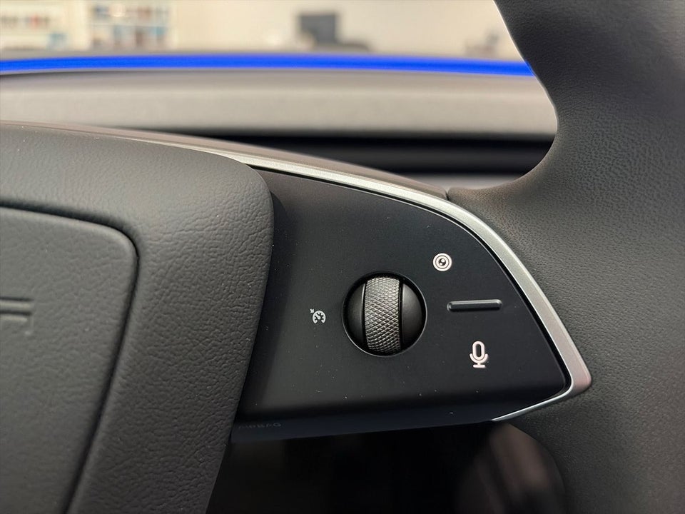 Tesla Model 3 Long Range RWD 4d