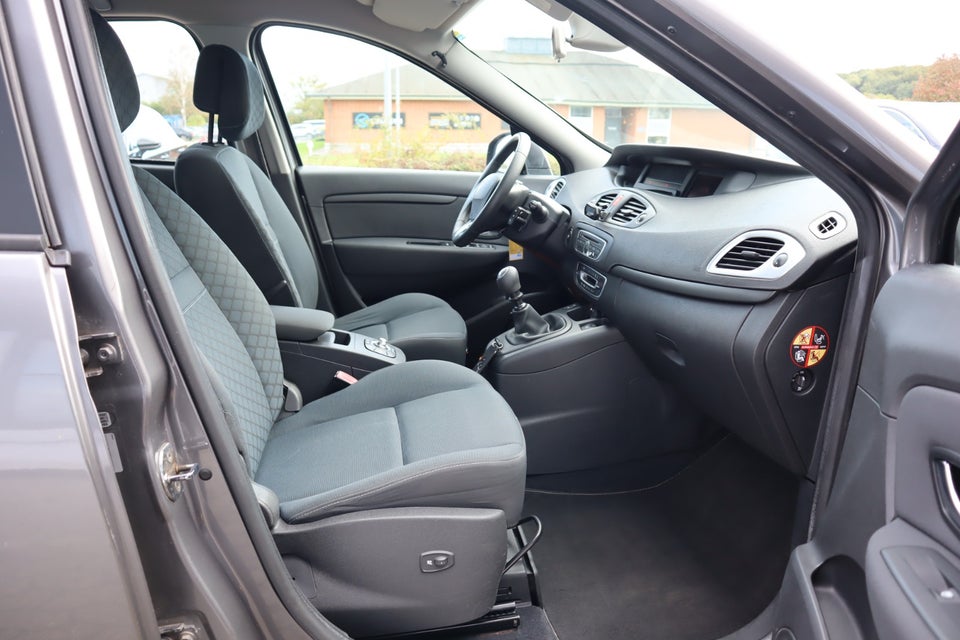 Renault Grand Scenic III 1,9 dCi 130 Dynamique 7prs 5d