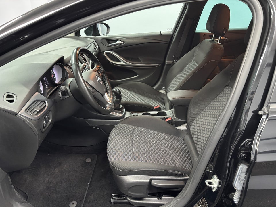 Opel Astra 1,6 CDTi 136 Enjoy Sports Tourer 5d