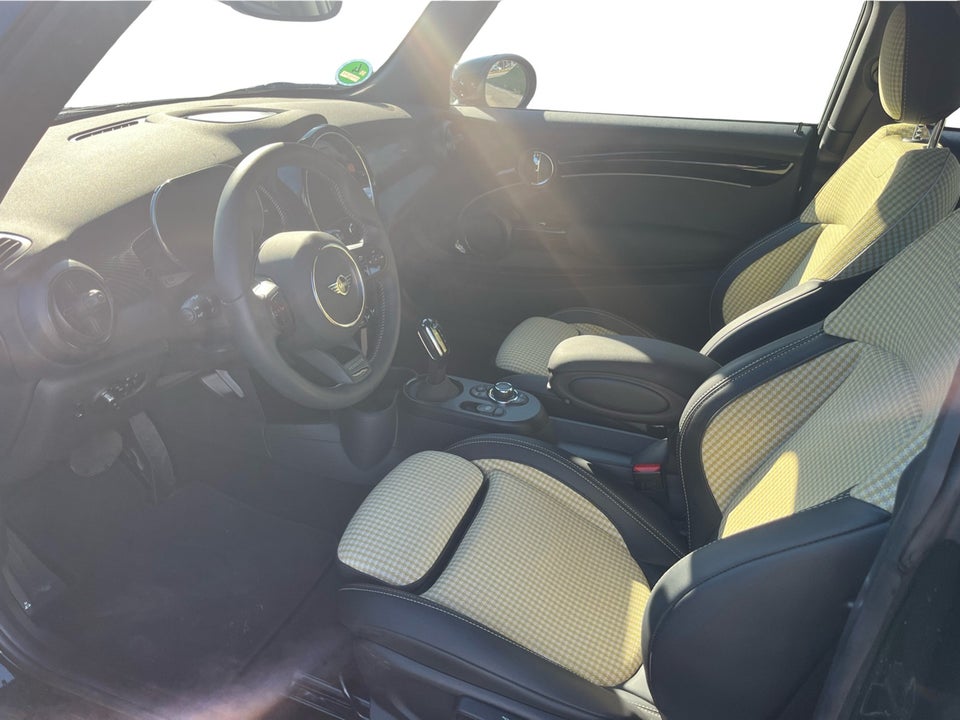 MINI Cooper SE Resolute Edition 3d