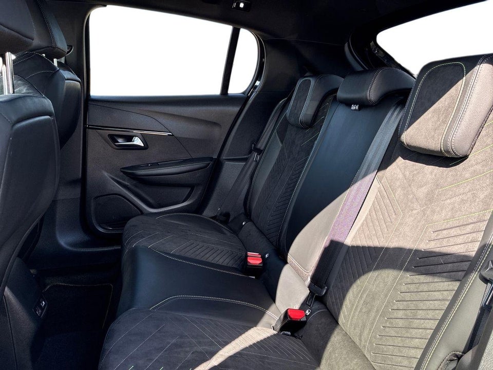 Peugeot e-208 54 GT 5d