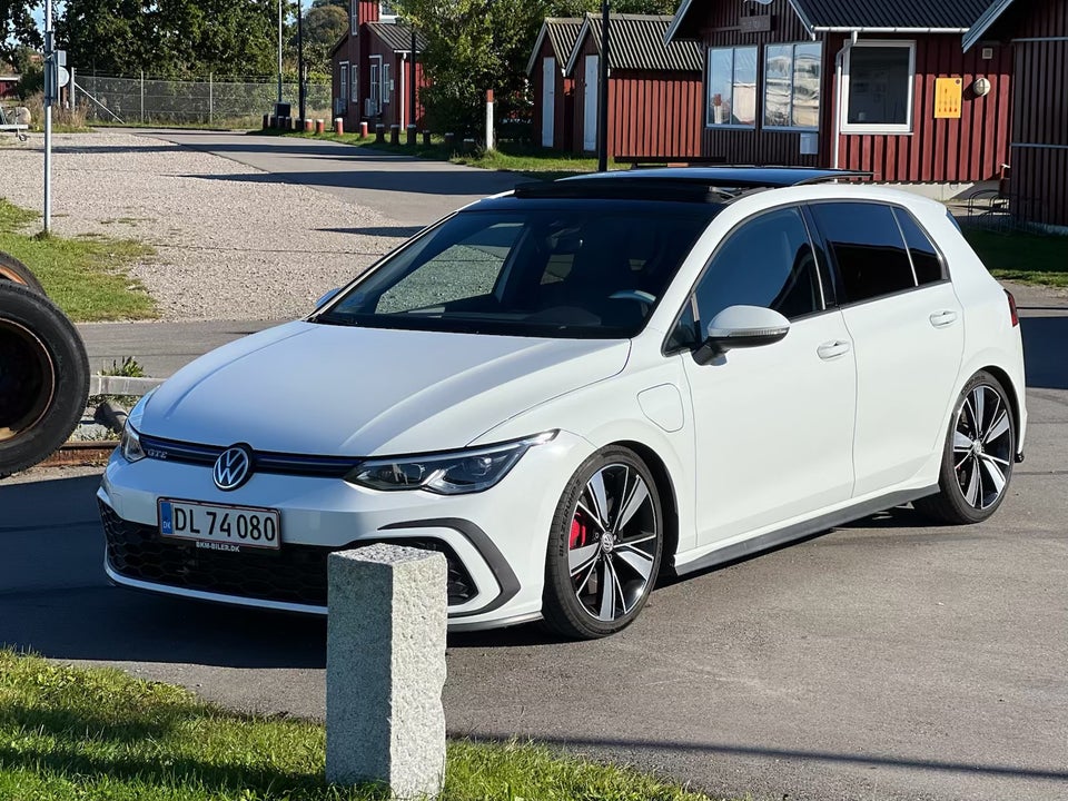 VW Golf VIII 1,4 GTE DSG 5d
