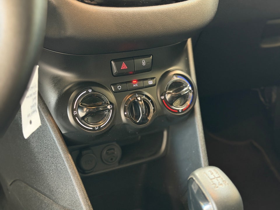 Peugeot 208 1,2 VTi Access 3d