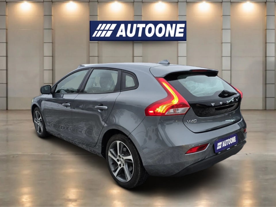 Volvo V40 2,0 D2 120 Momentum 5d