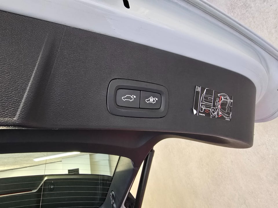 Volvo XC40 P8 ReCharge Twin R-Design 5d