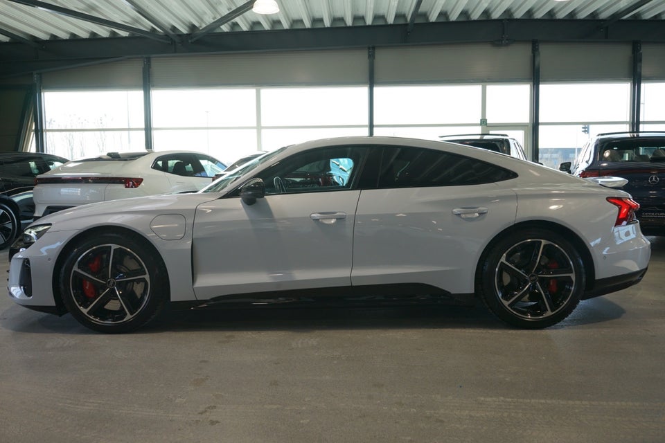 Audi e-tron GT quattro 4d