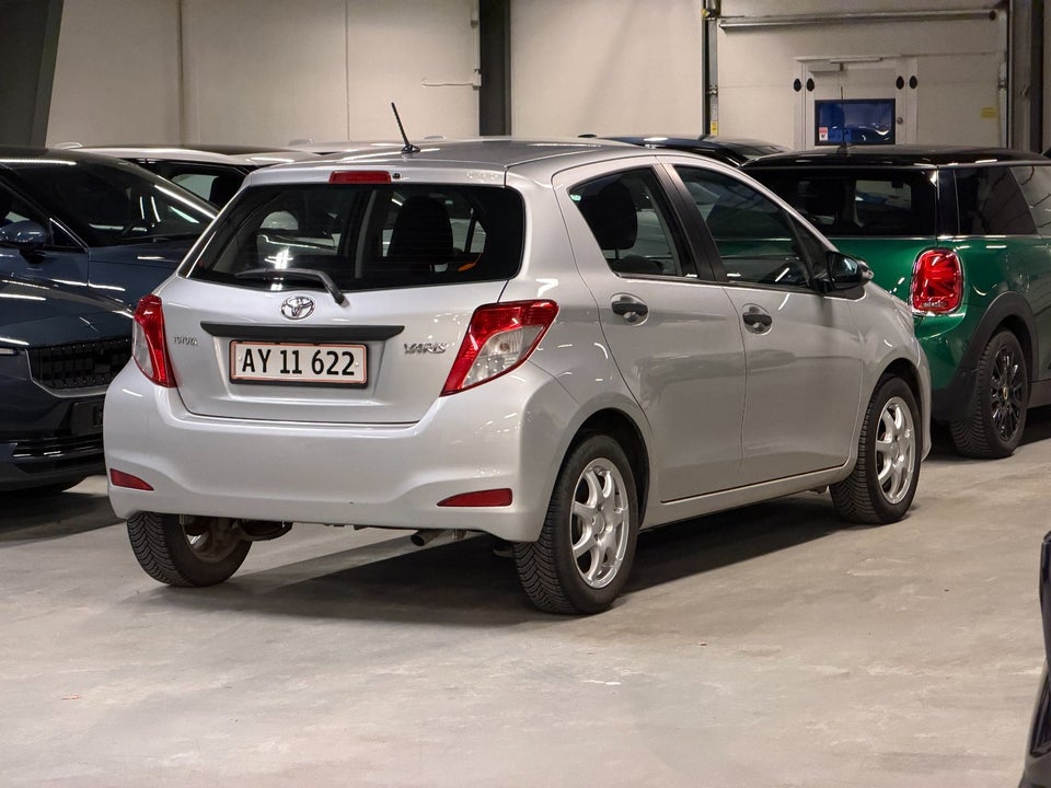 Toyota Yaris 1,3 VVT-i T1 5d