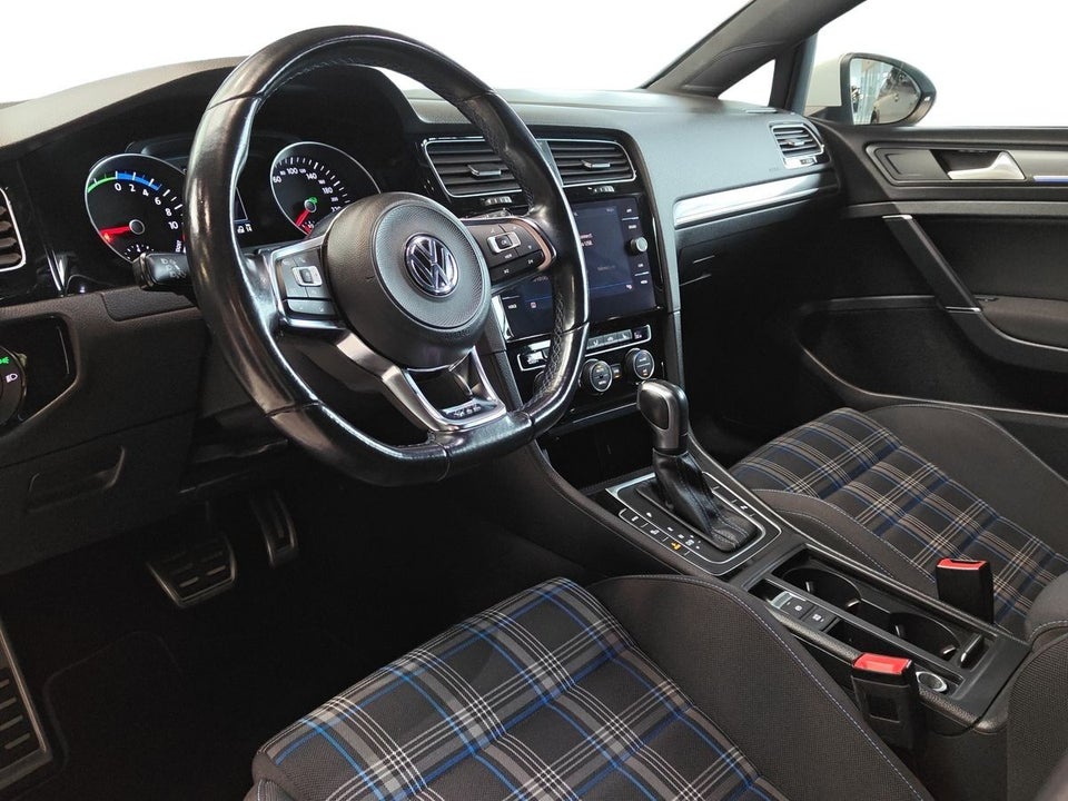 VW Golf VII 1,4 GTE DSG 5d