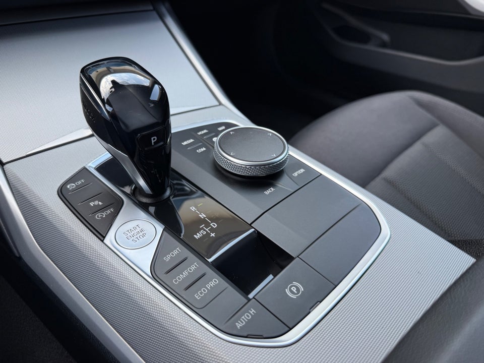 BMW 320d 2,0 Touring Connected aut. 5d
